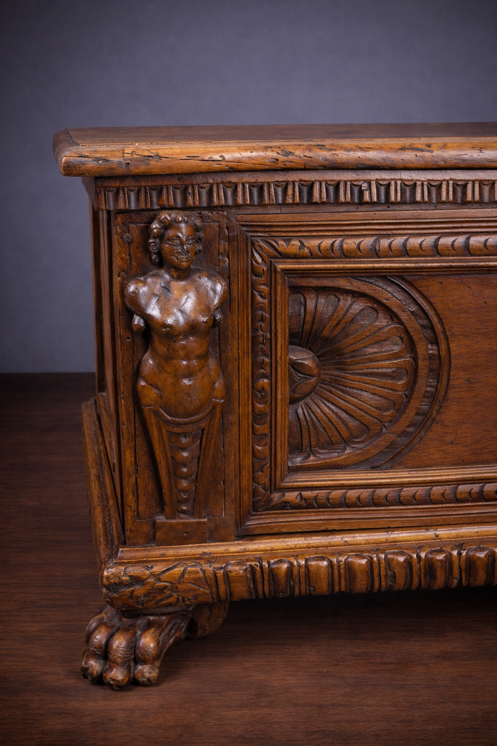 17th century Fine Walnut Italian Cassone