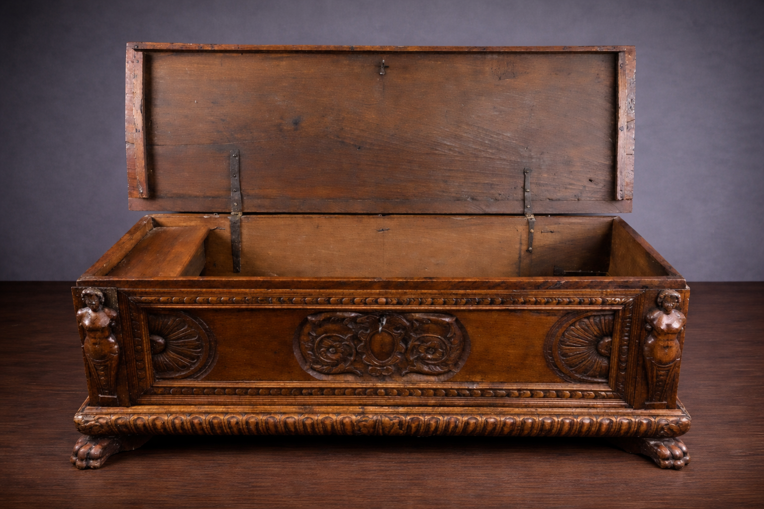 17th century Fine Walnut Italian Cassone