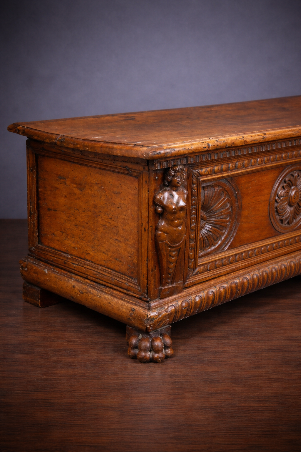 17th century Fine Walnut Italian Cassone