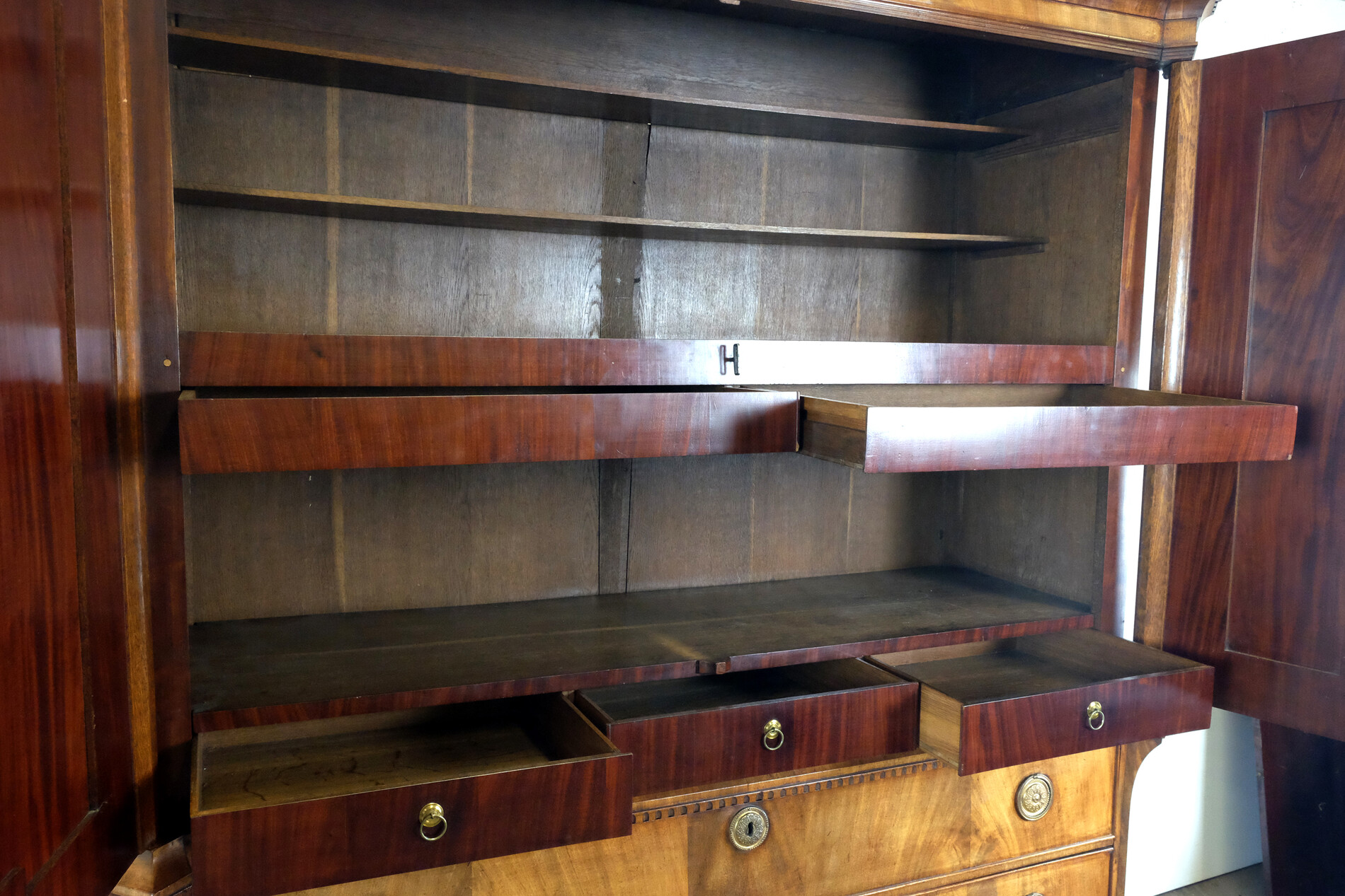 Beautiful Golden-Blond Mahogany Cabinet