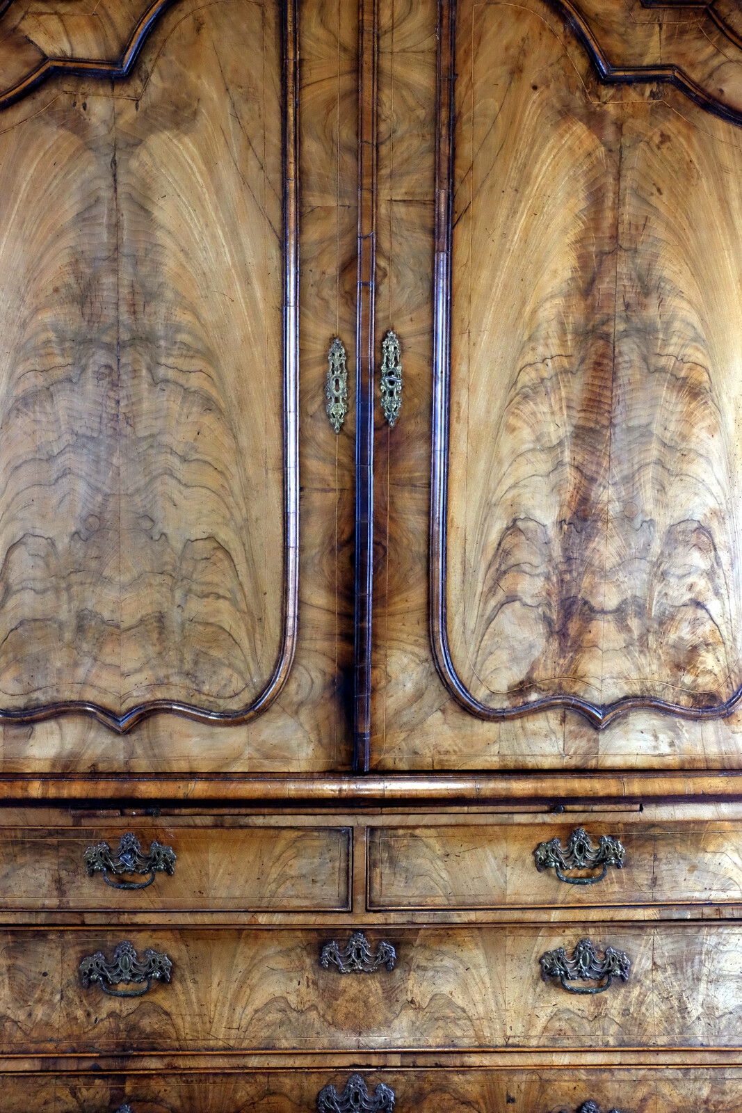 Cabinet in Satin Wood 1750