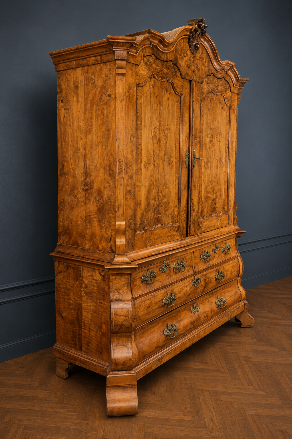 Cabinet Louis XV walnut