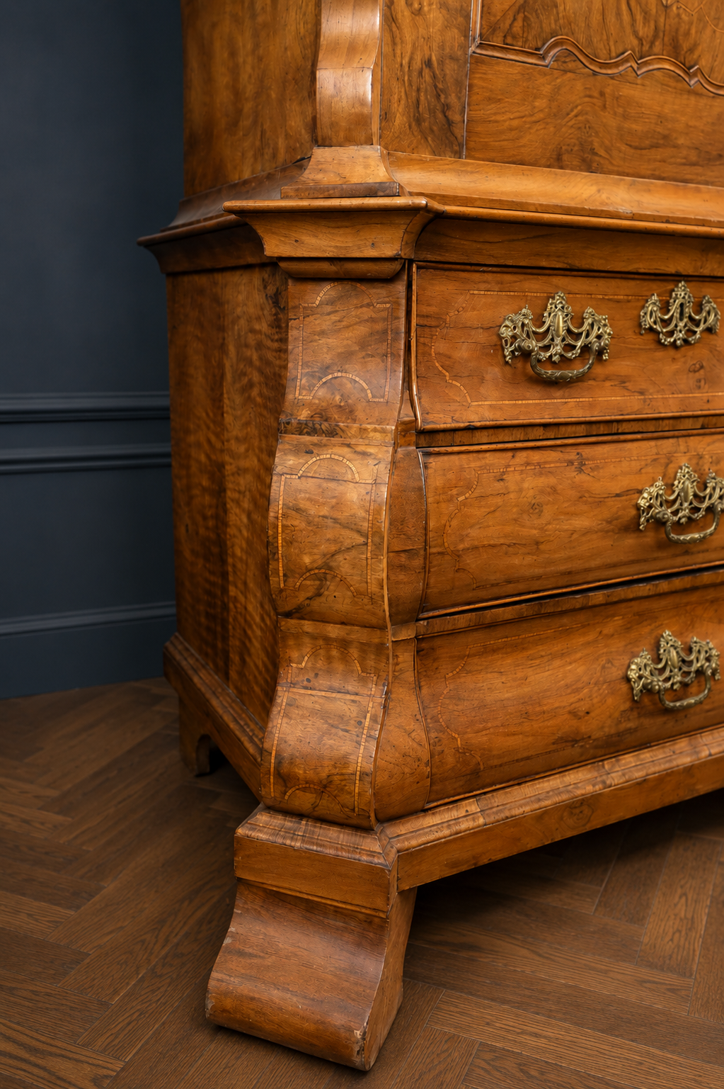 Cabinet Louis XV walnut