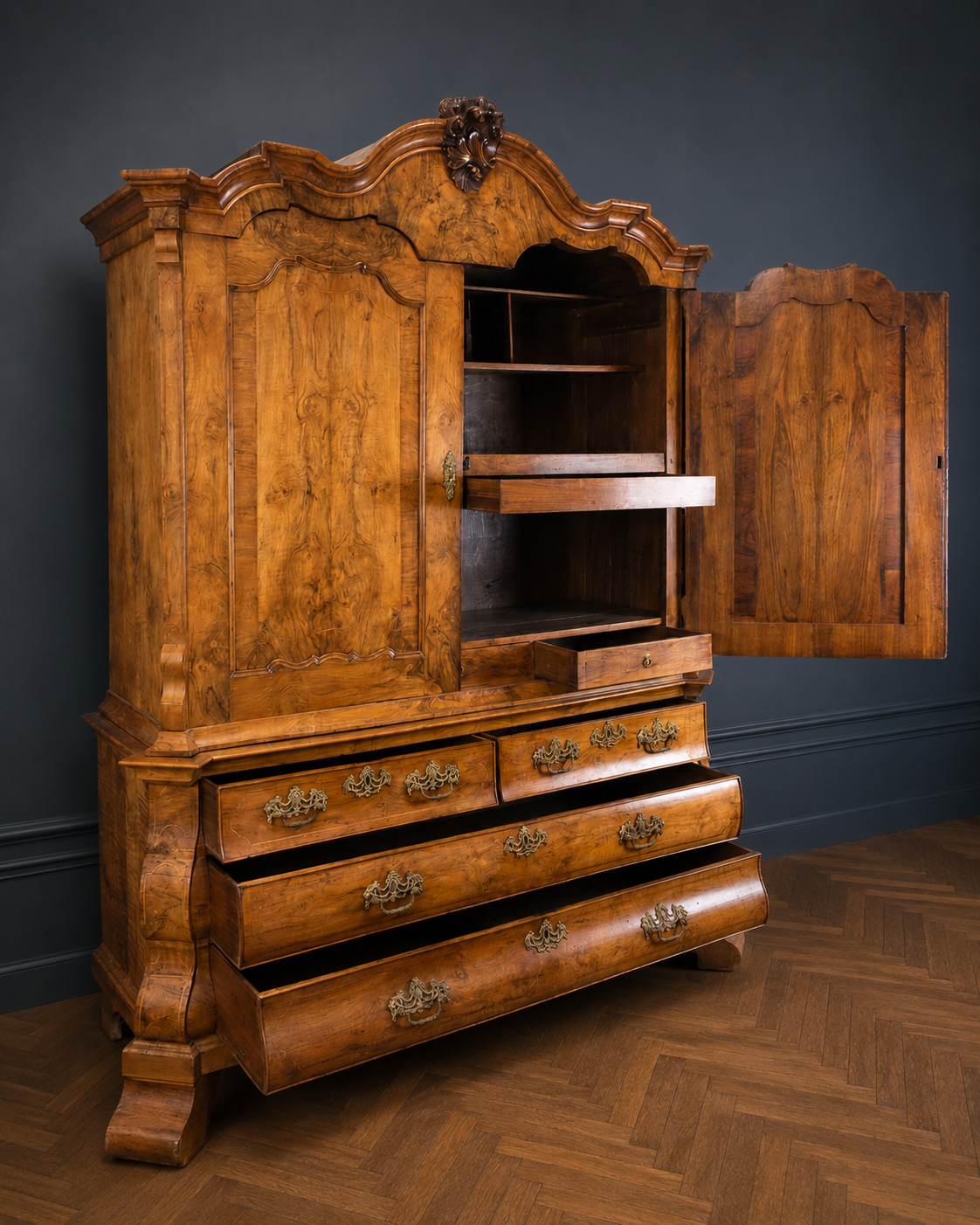 Cabinet Louis XV walnut