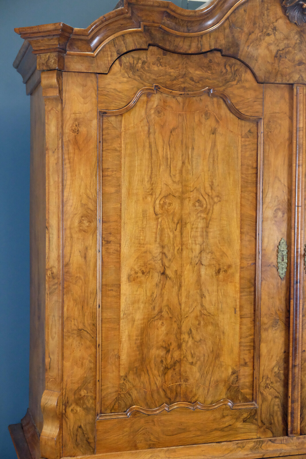 Cabinet Louis XV walnut