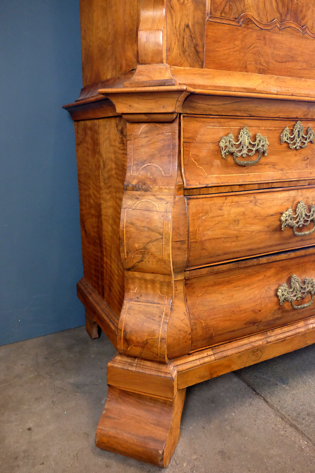 Cabinet Louis XV walnut