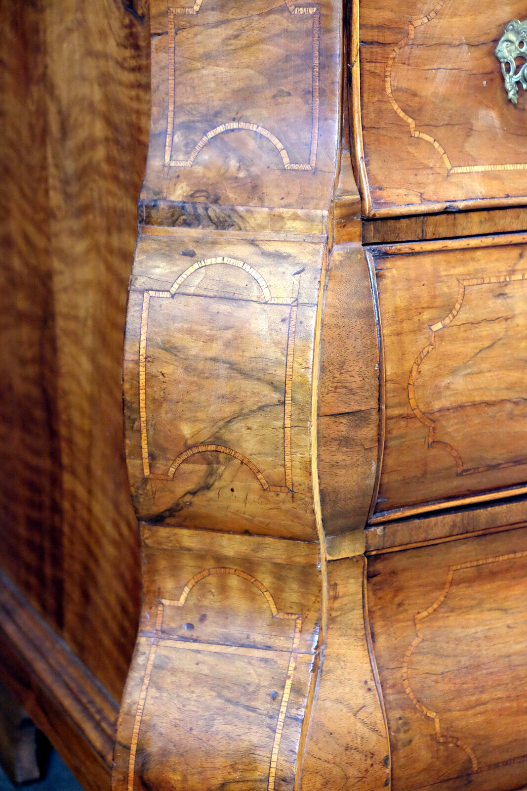 Cabinet Louis XV walnut
