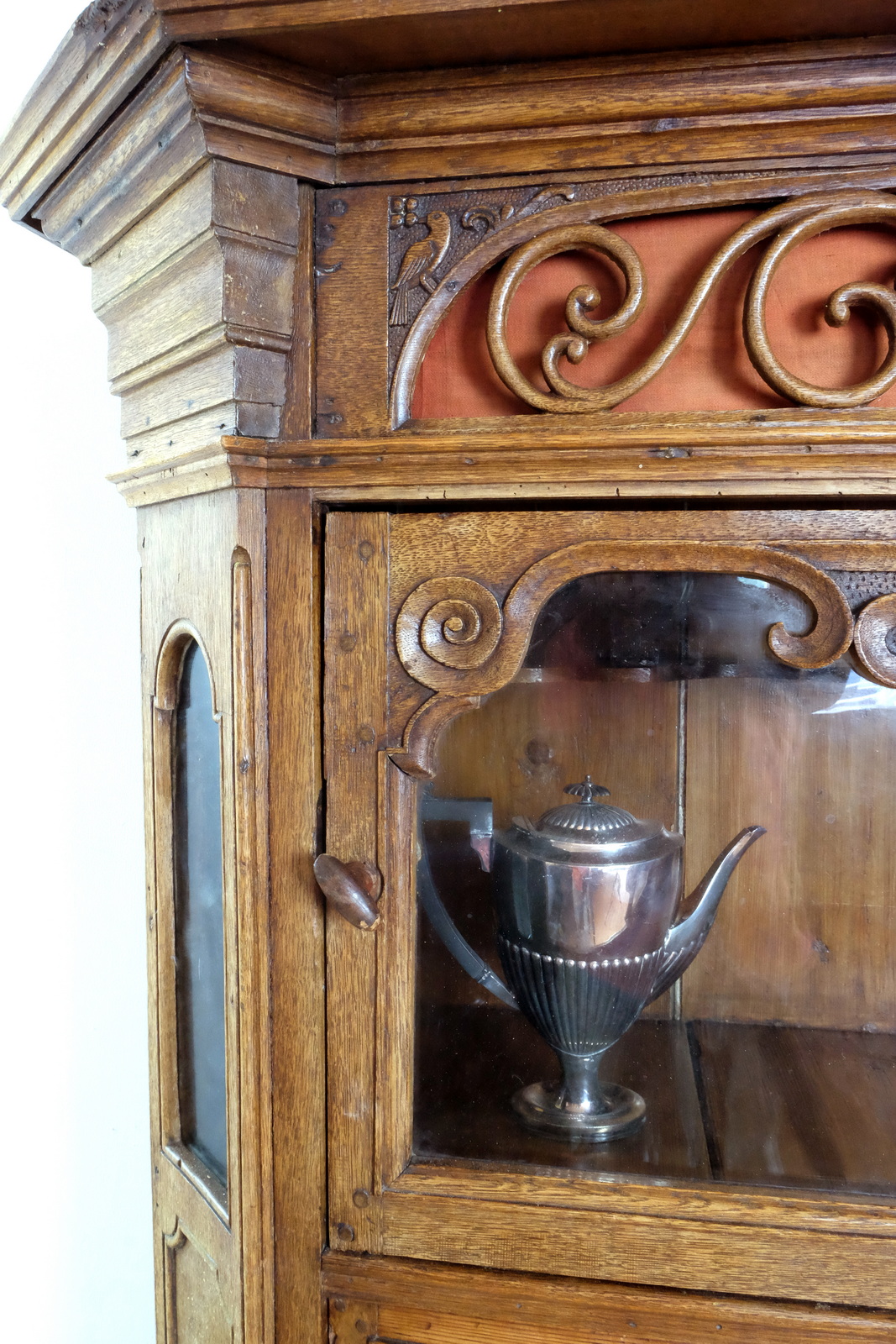 Cabinet Swiss