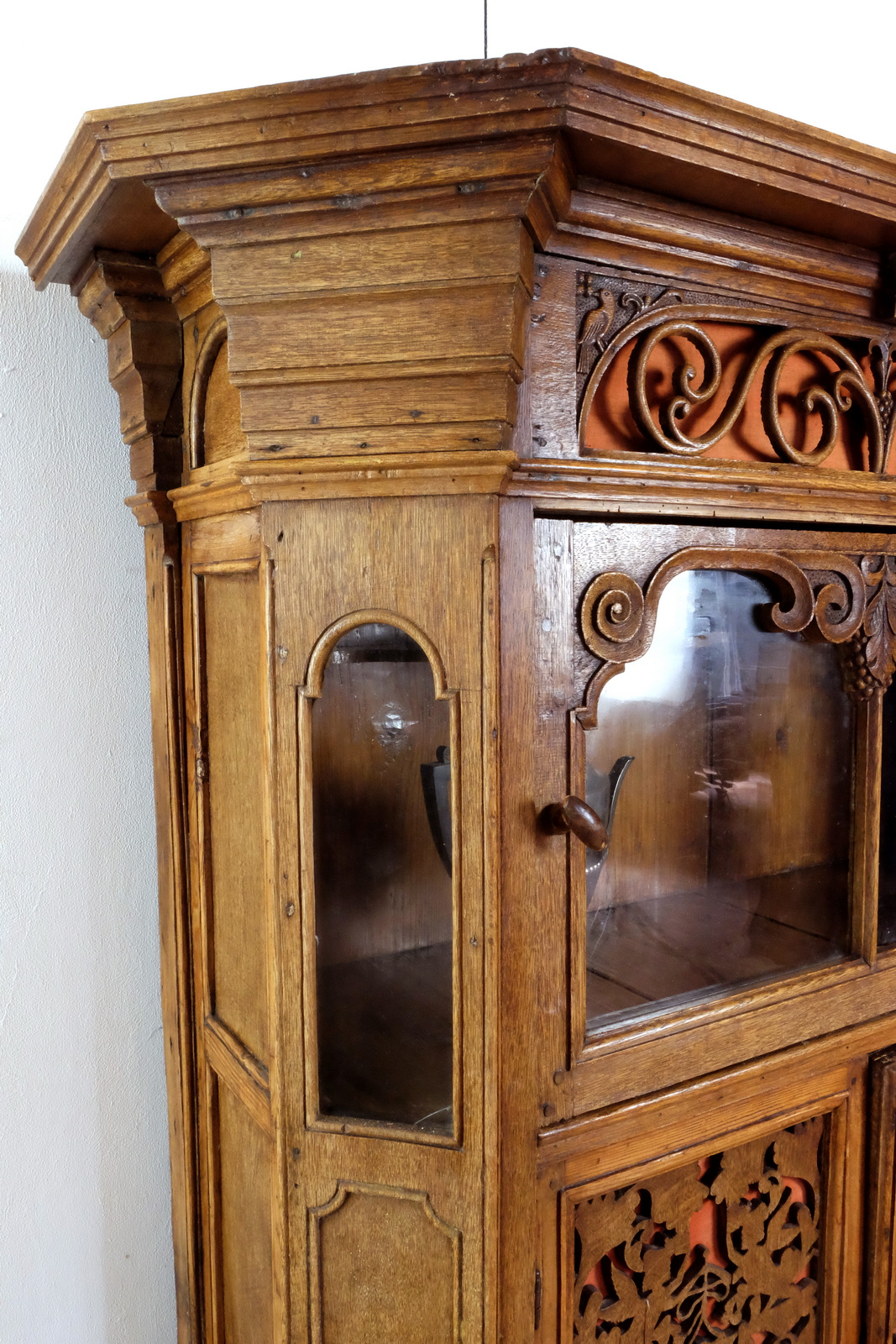 Cabinet Swiss