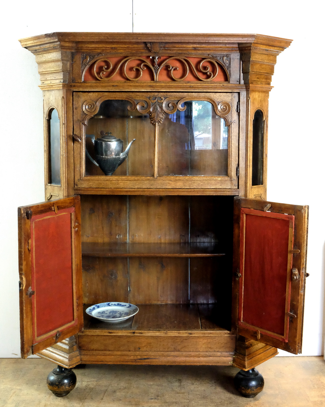 Cabinet Swiss