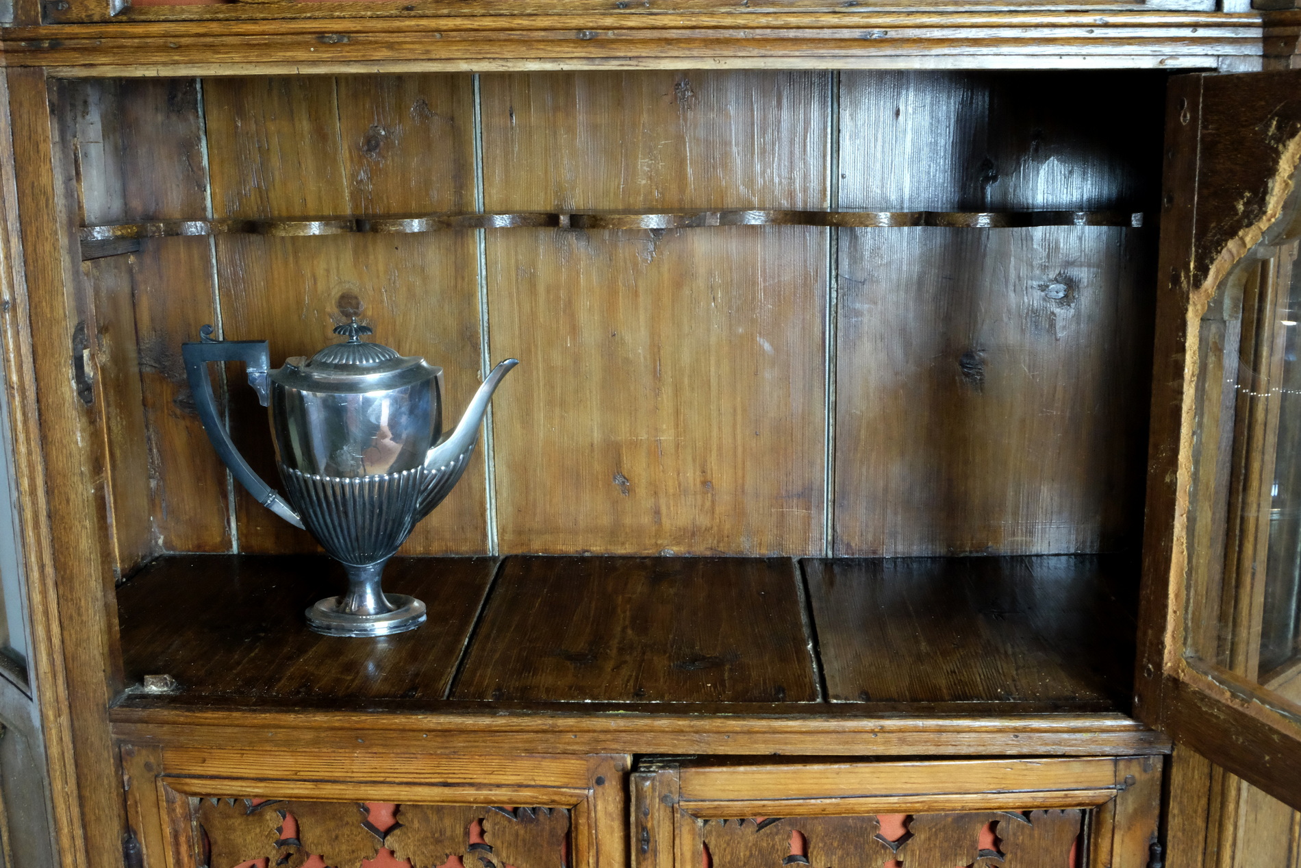 Cabinet Swiss