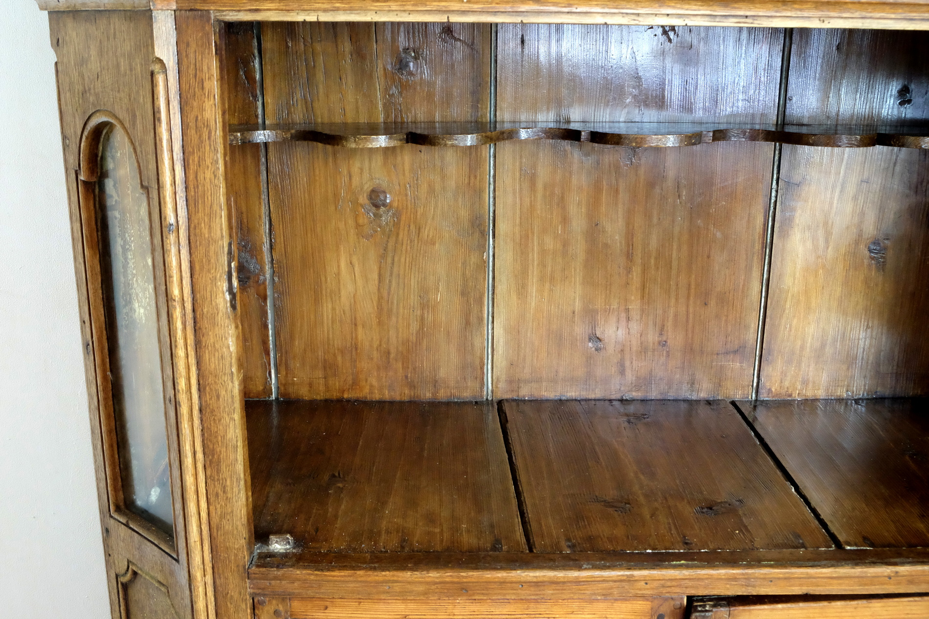 Cabinet Swiss