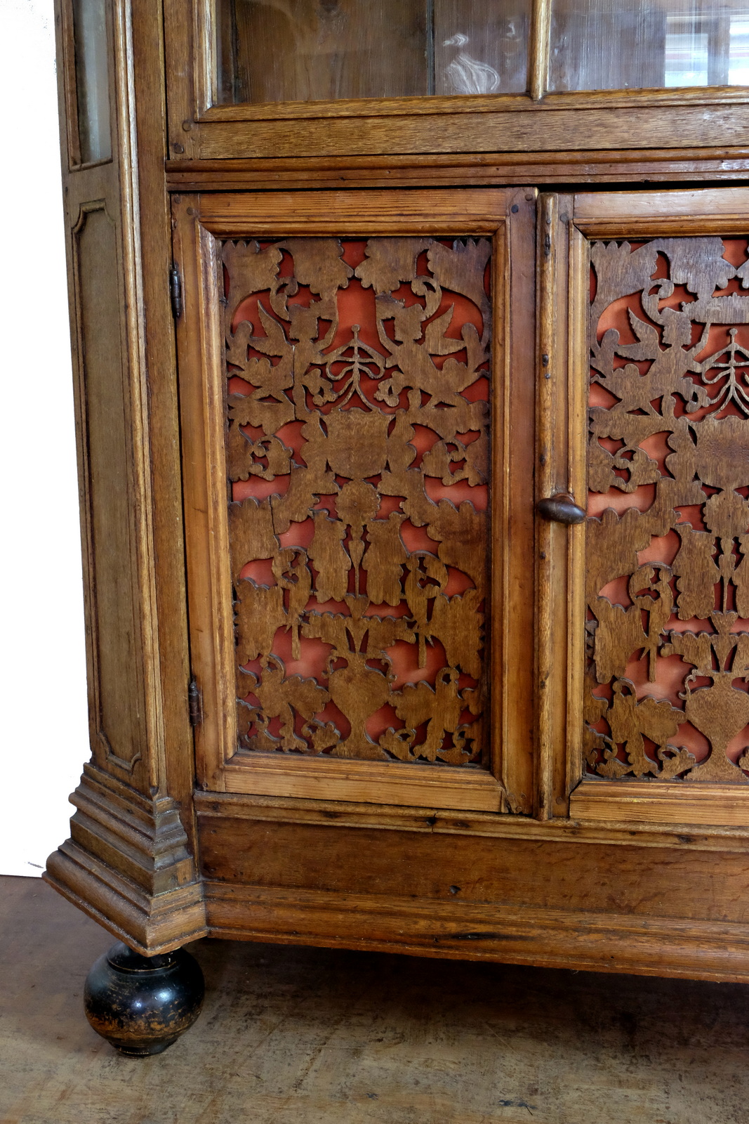 Cabinet Swiss