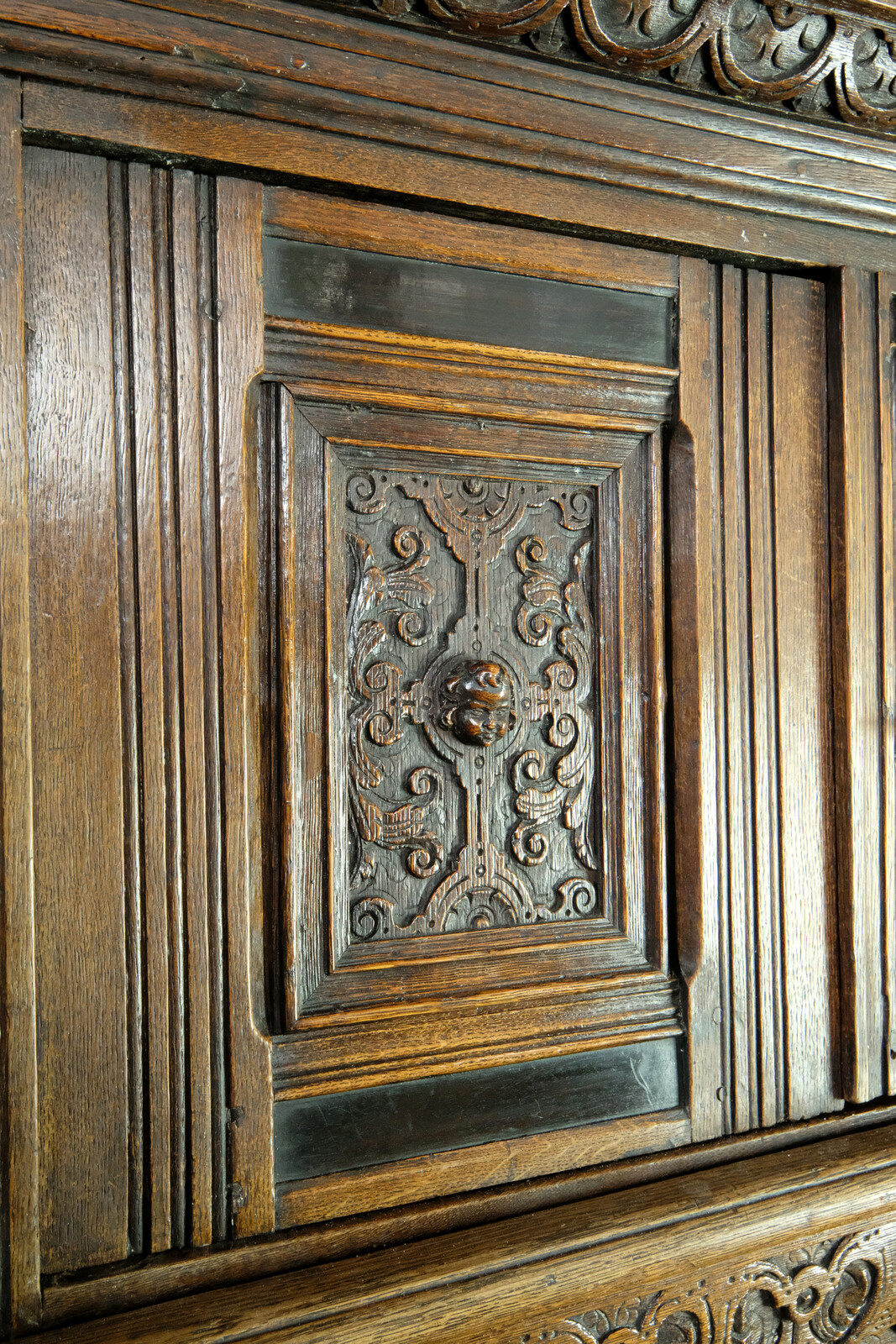 Dutch 17th century Oak Pilasterkast