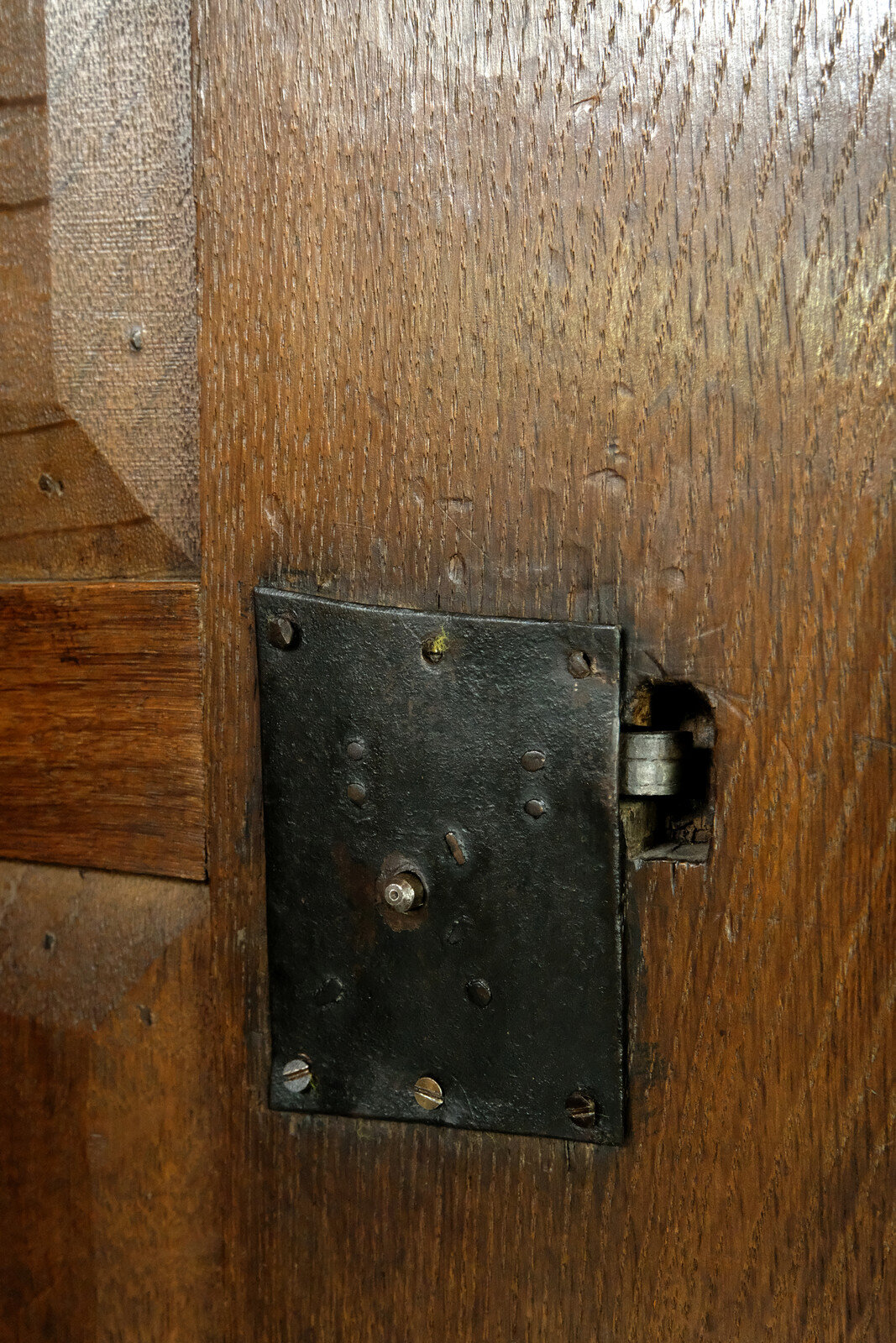Dutch 17th century Oak Pilasterkast