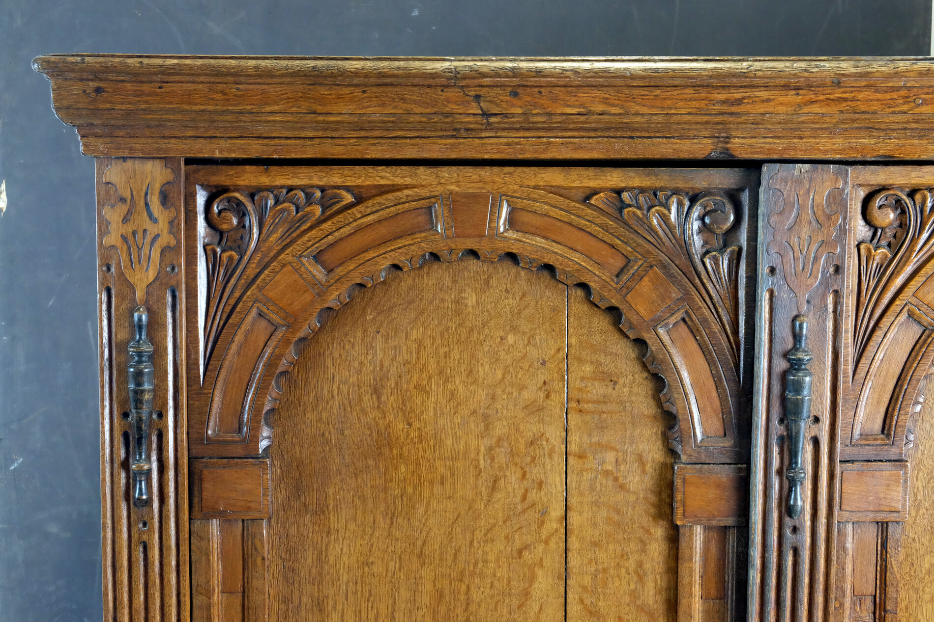 Dutch 17th century Toogkast. 