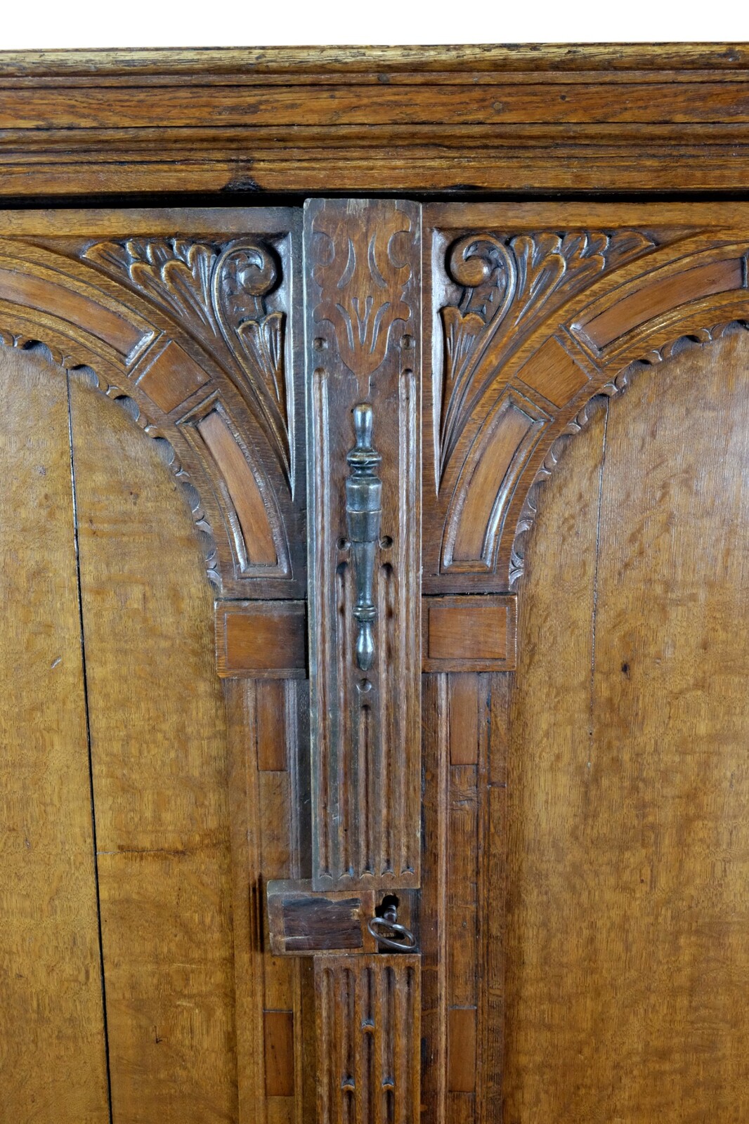 Dutch 17th century Toogkast. 