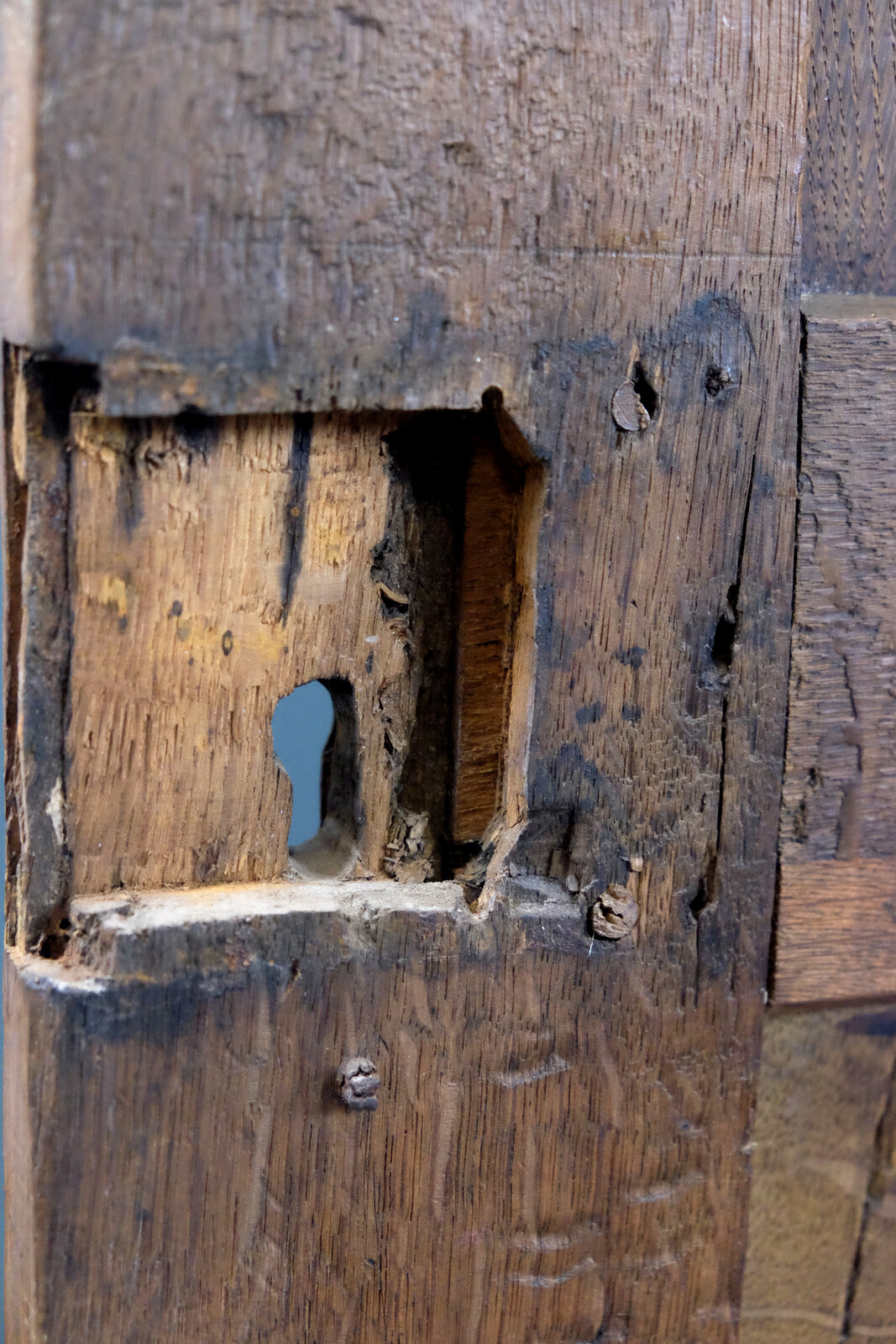 Early Brabant od Famish Cabinet 