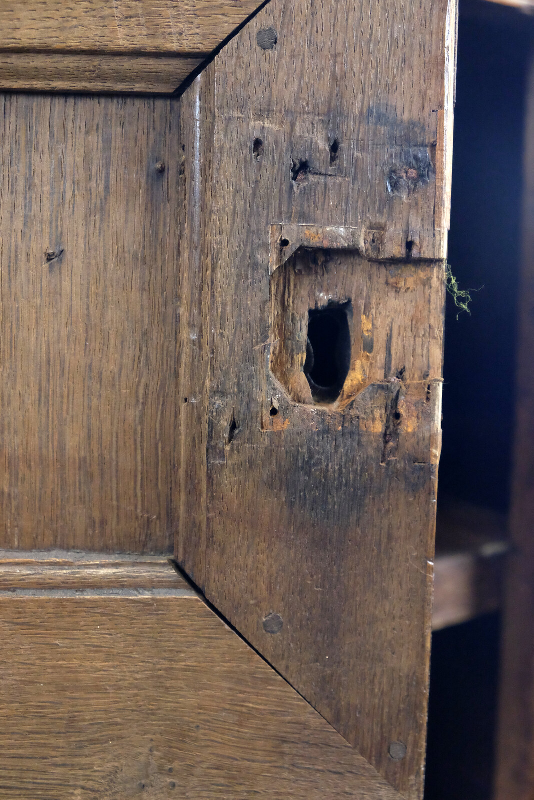 Early Brabant od Famish Cabinet 