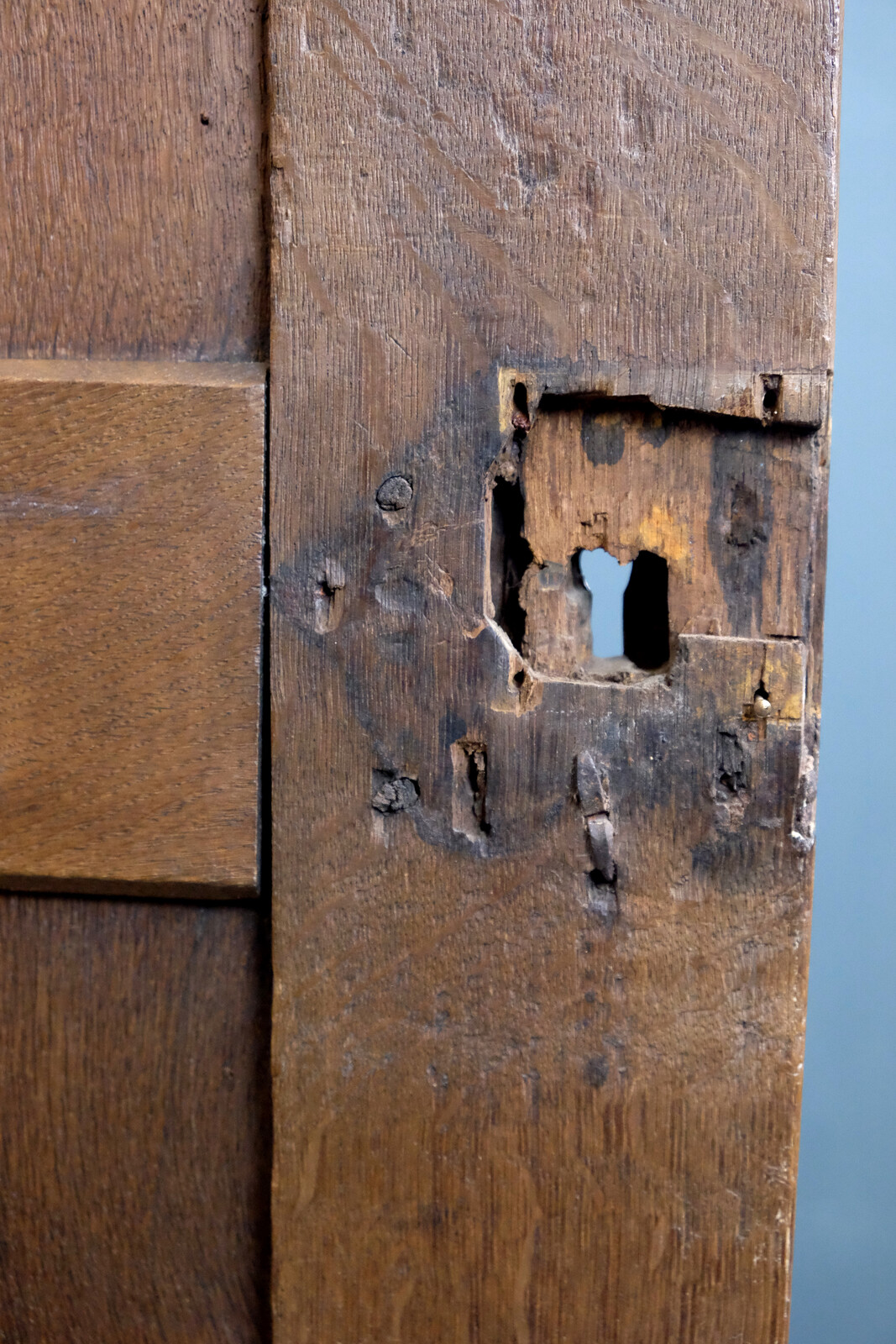 Early Brabant od Famish Cabinet 