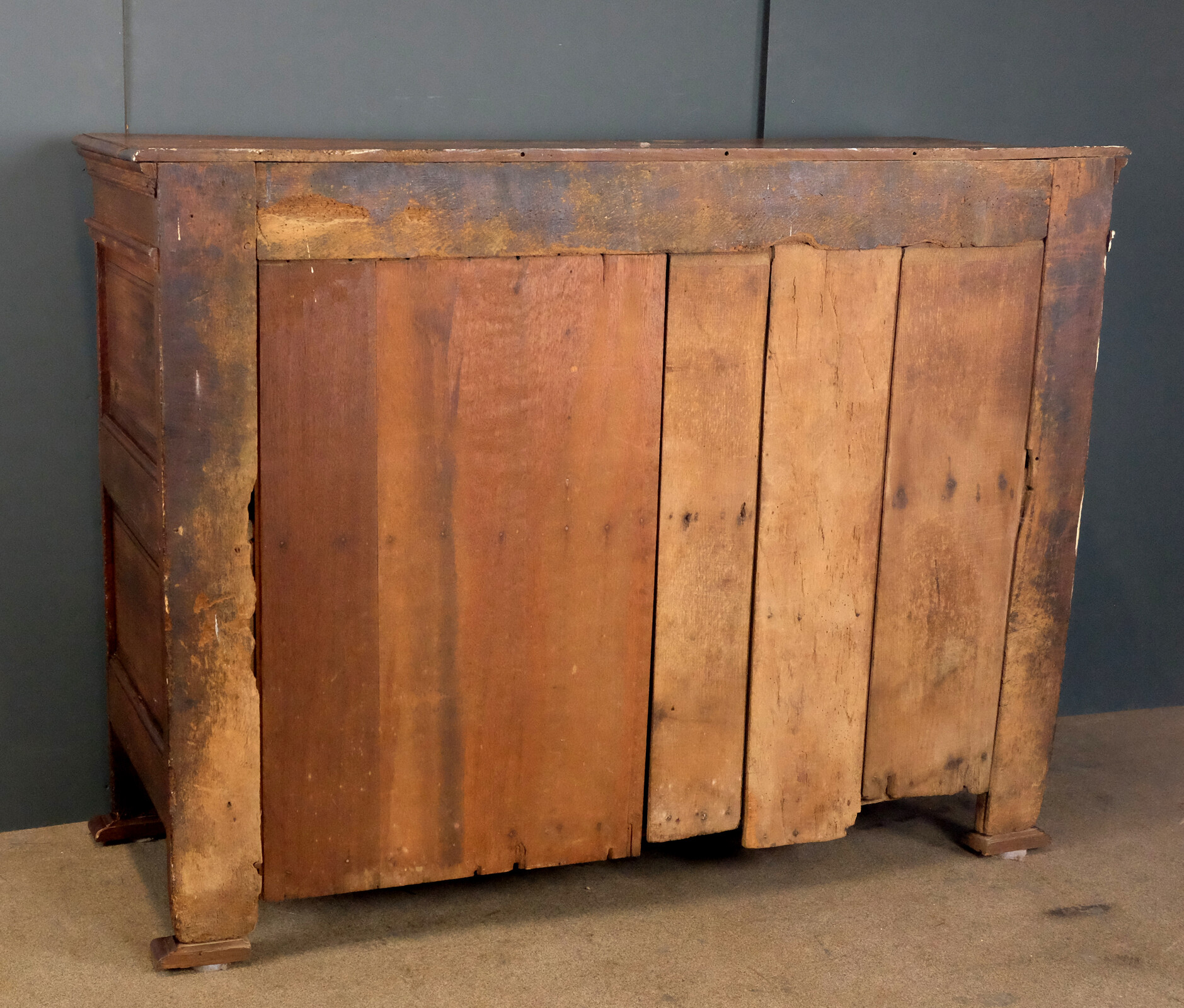 Early Brabant od Famish Cabinet 
