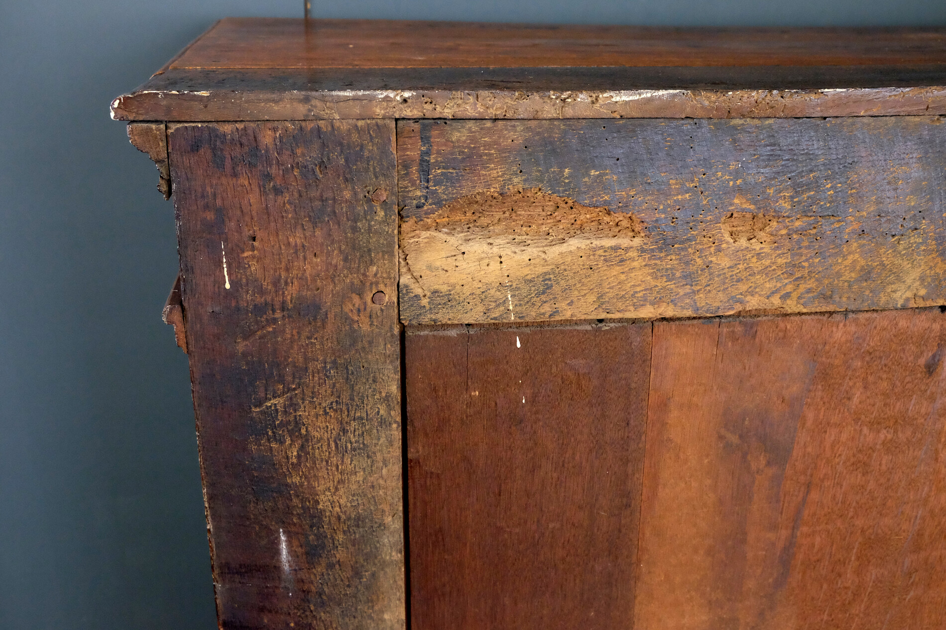 Early Brabant od Famish Cabinet 