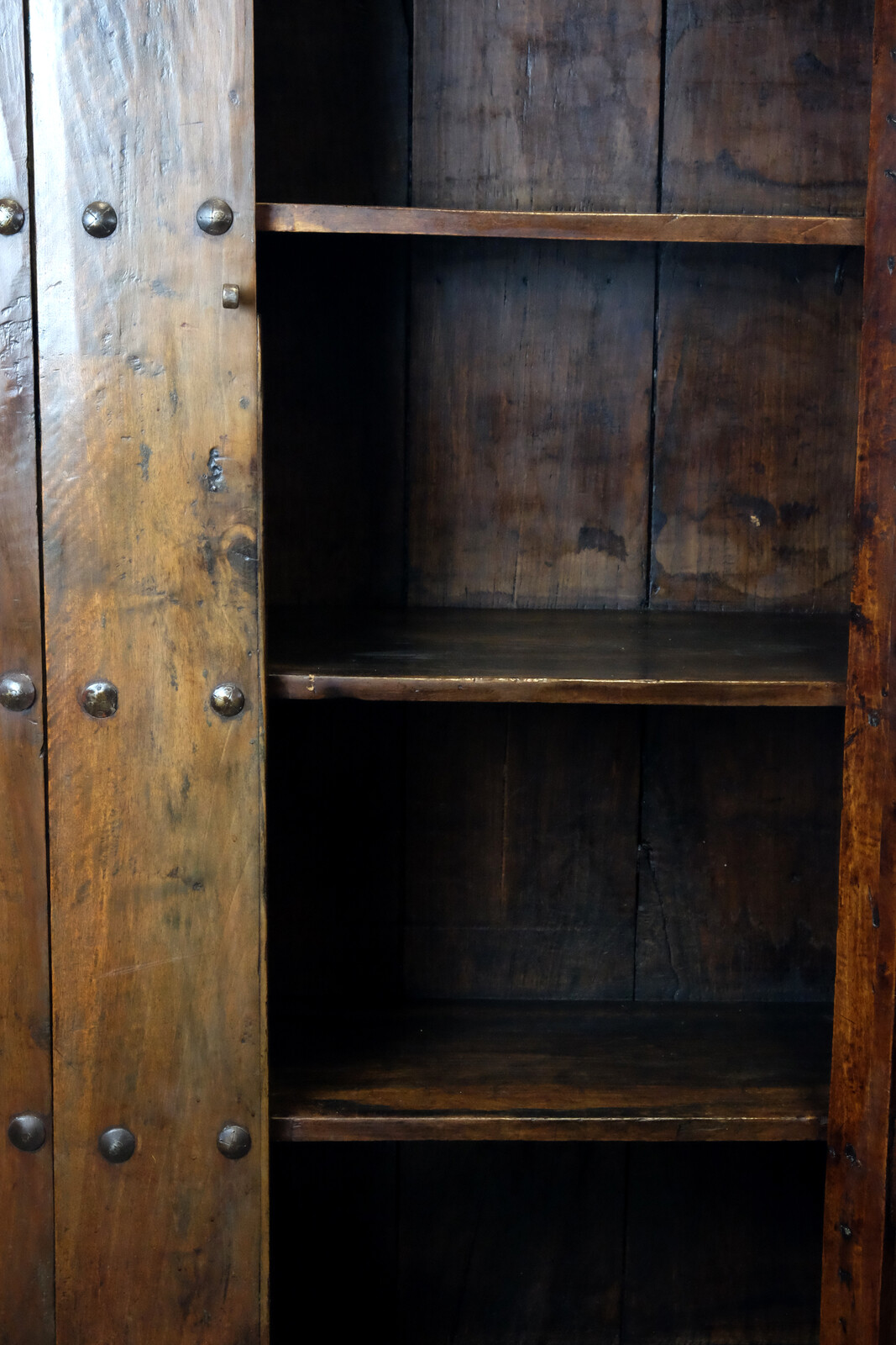 eatly Spanish cabinet
