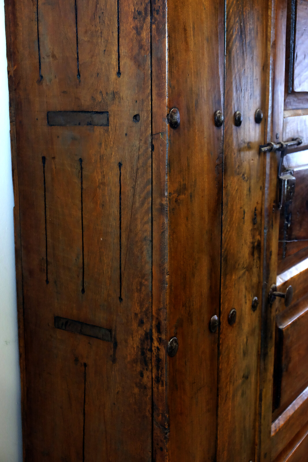 eatly Spanish cabinet