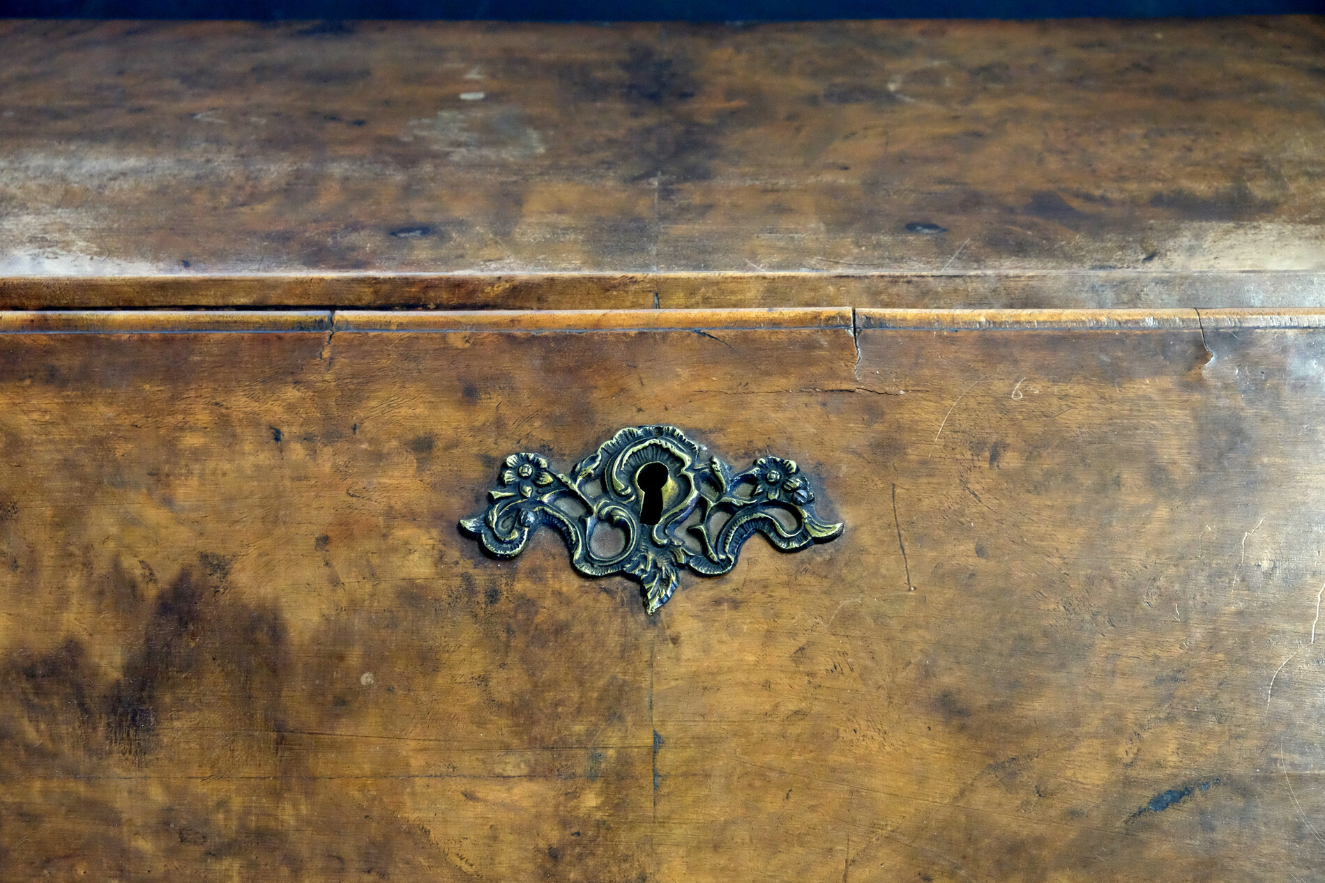 Elegant secretary, mid 18th century, around 1750.