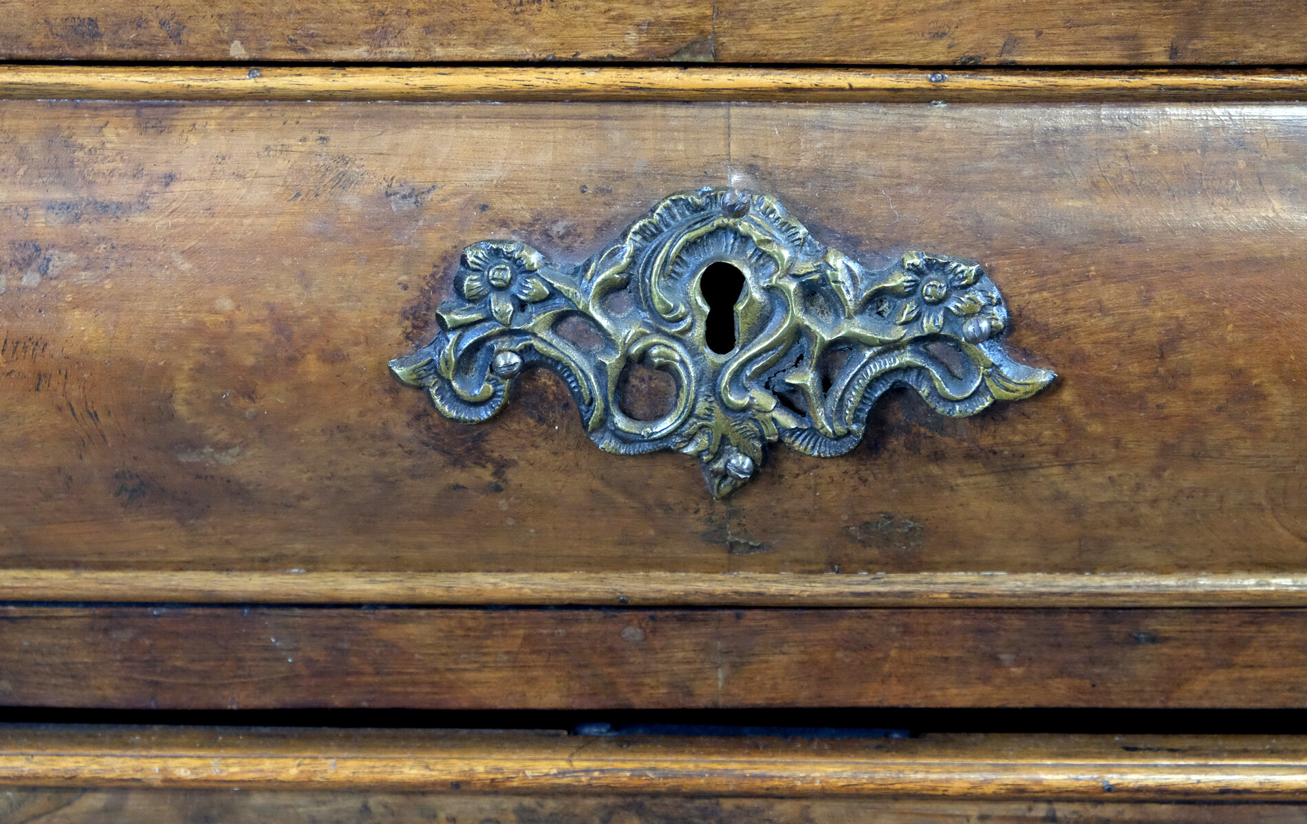 Elegant secretary, mid 18th century, around 1750.