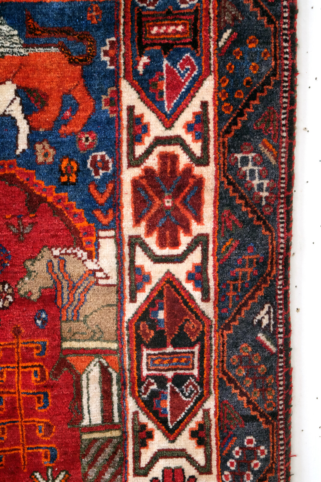 Figurative rug of the Qashqai nomads