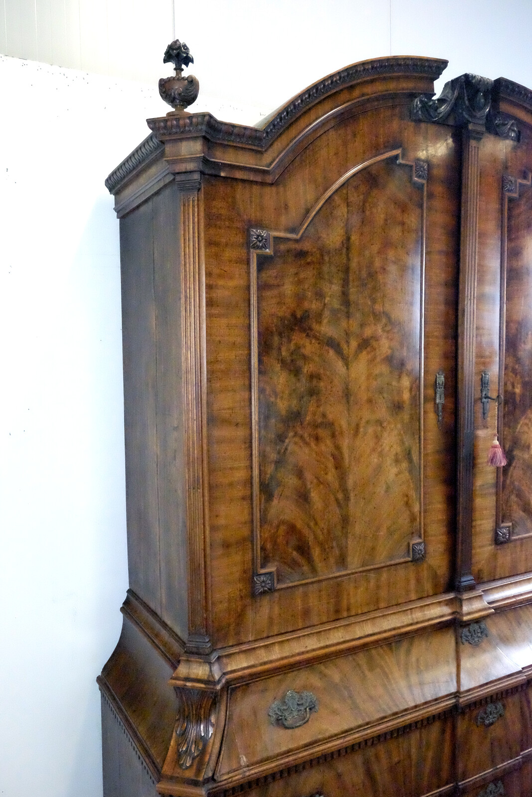 fine 18th century cabinet 