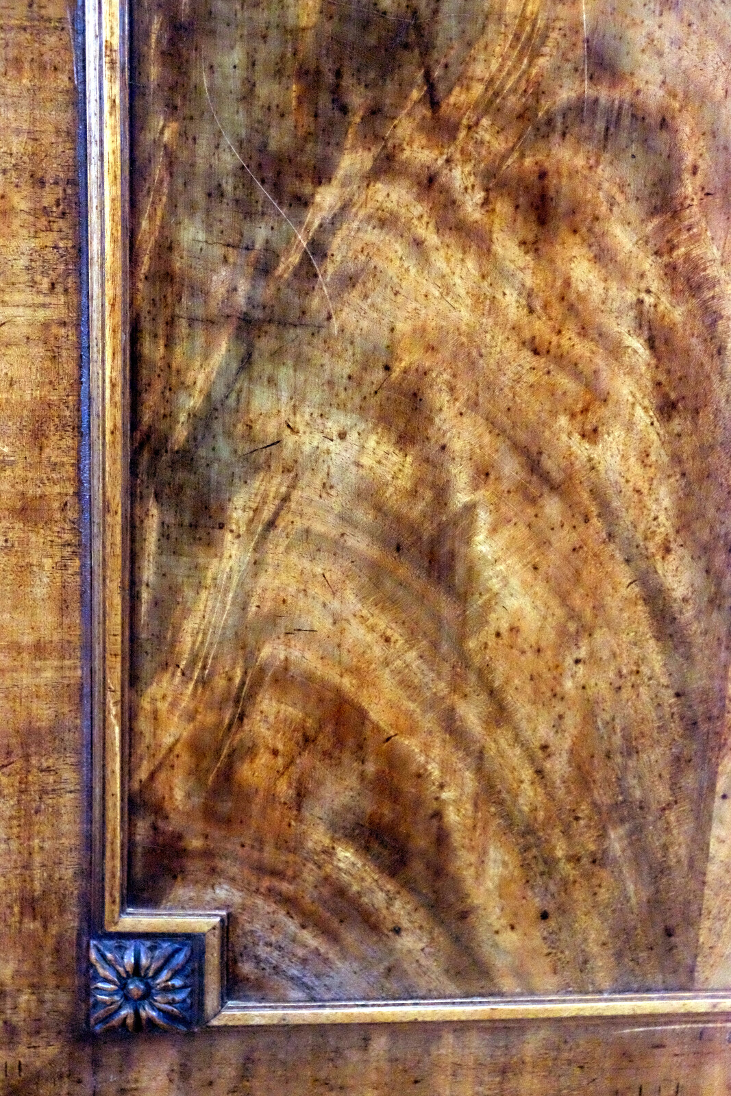 fine 18th century cabinet 