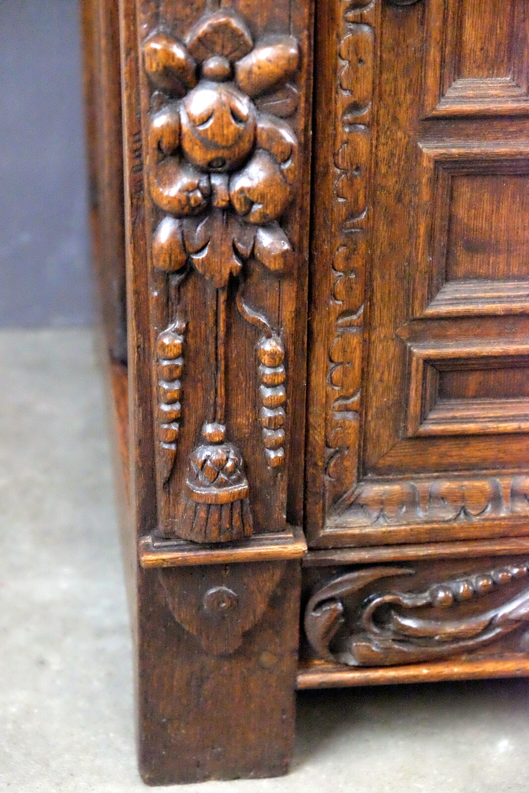 Fine ans Rare Dutch 17th century cabinet 