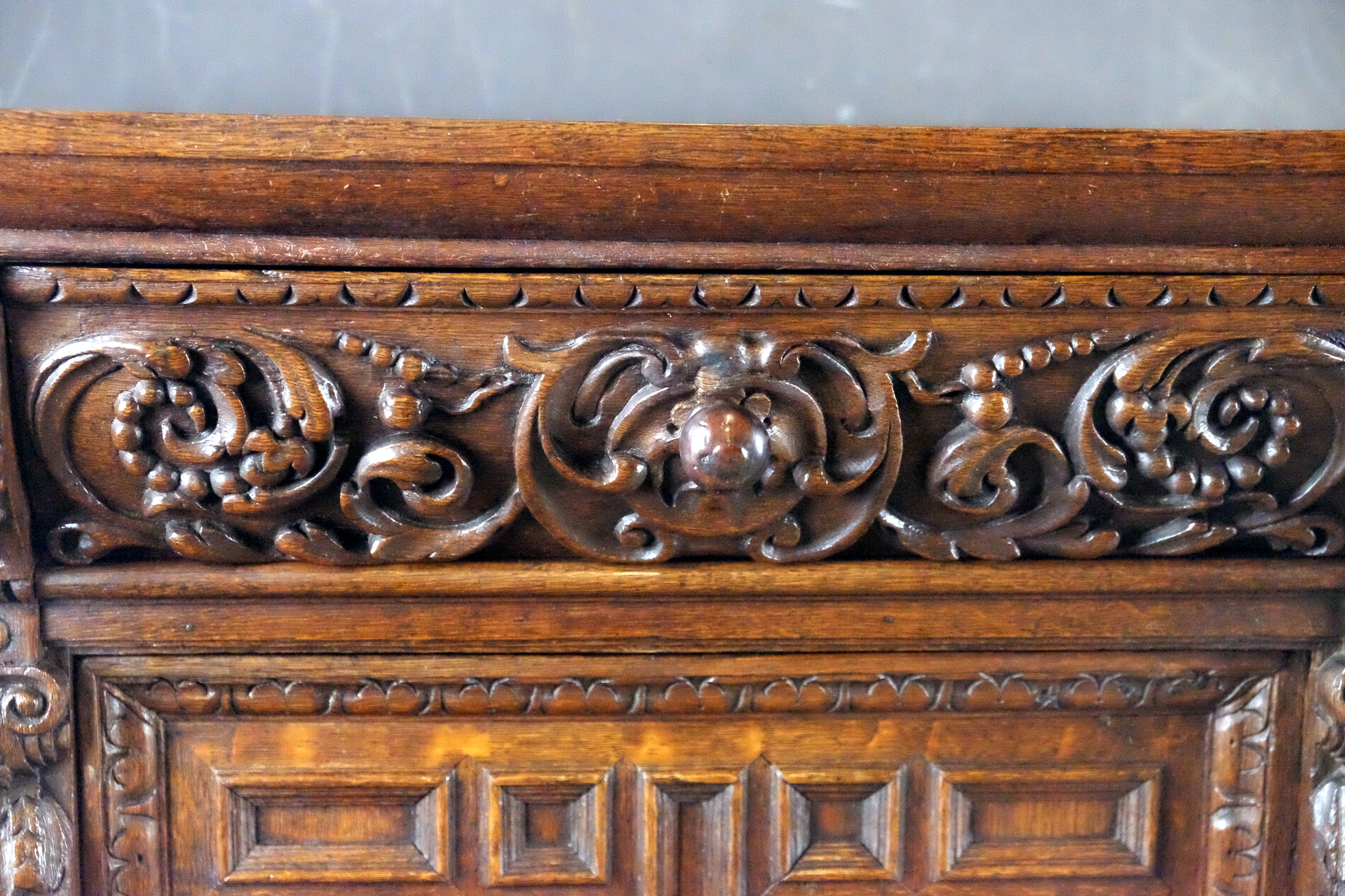 Fine ans Rare Dutch 17th century cabinet 