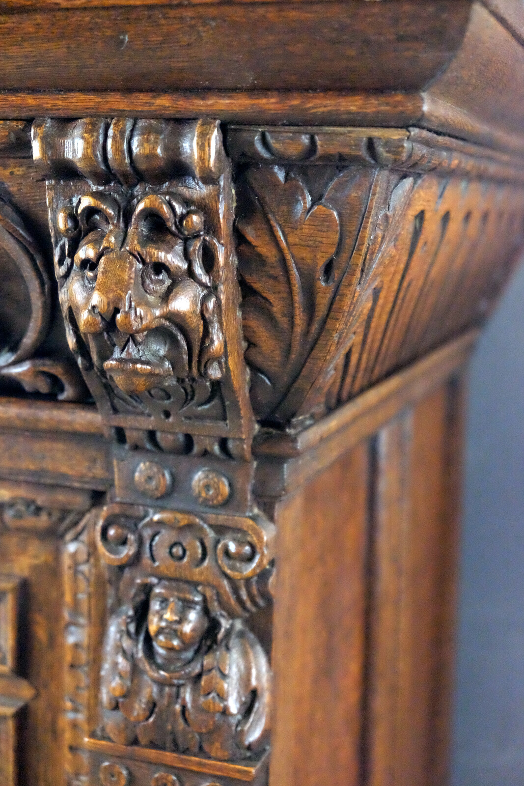 Fine ans Rare Dutch 17th century cabinet 