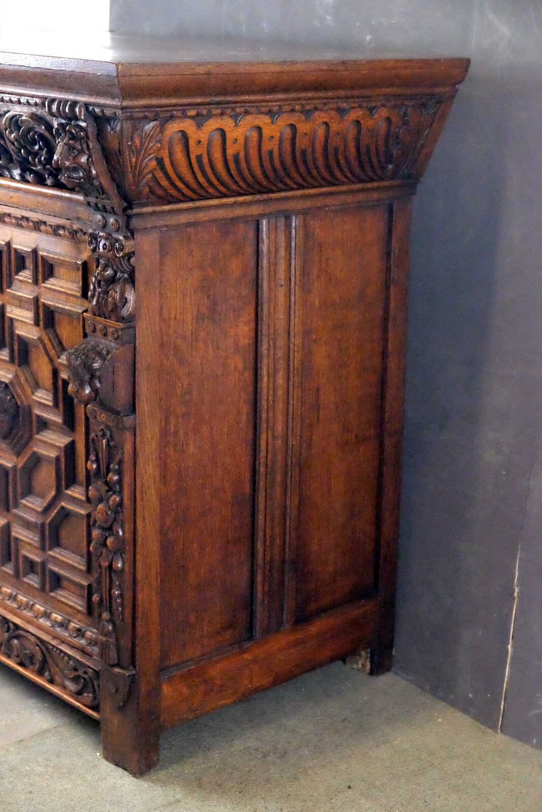 Fine ans Rare Dutch 17th century cabinet 