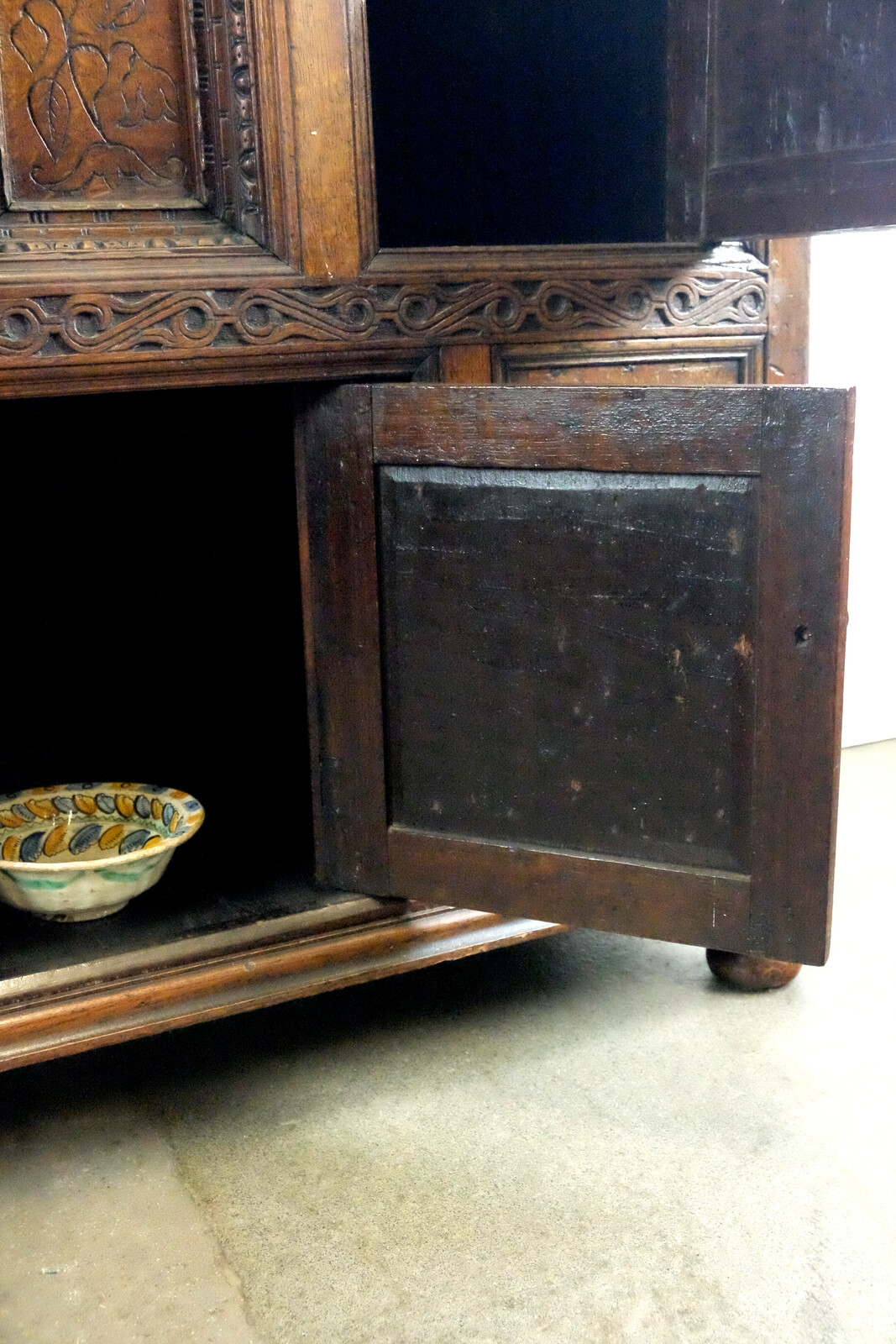 Fine Court Copboard - 17the century Tridern 