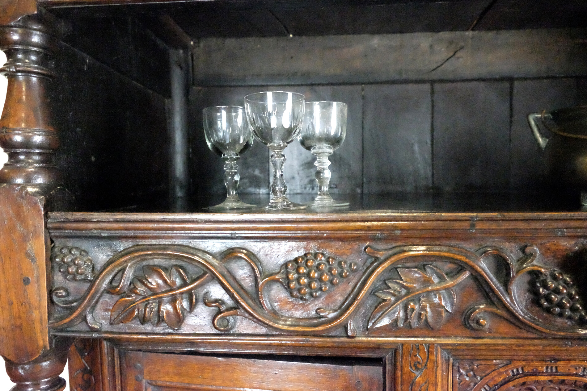 Fine Court Copboard - 17the century Tridern 