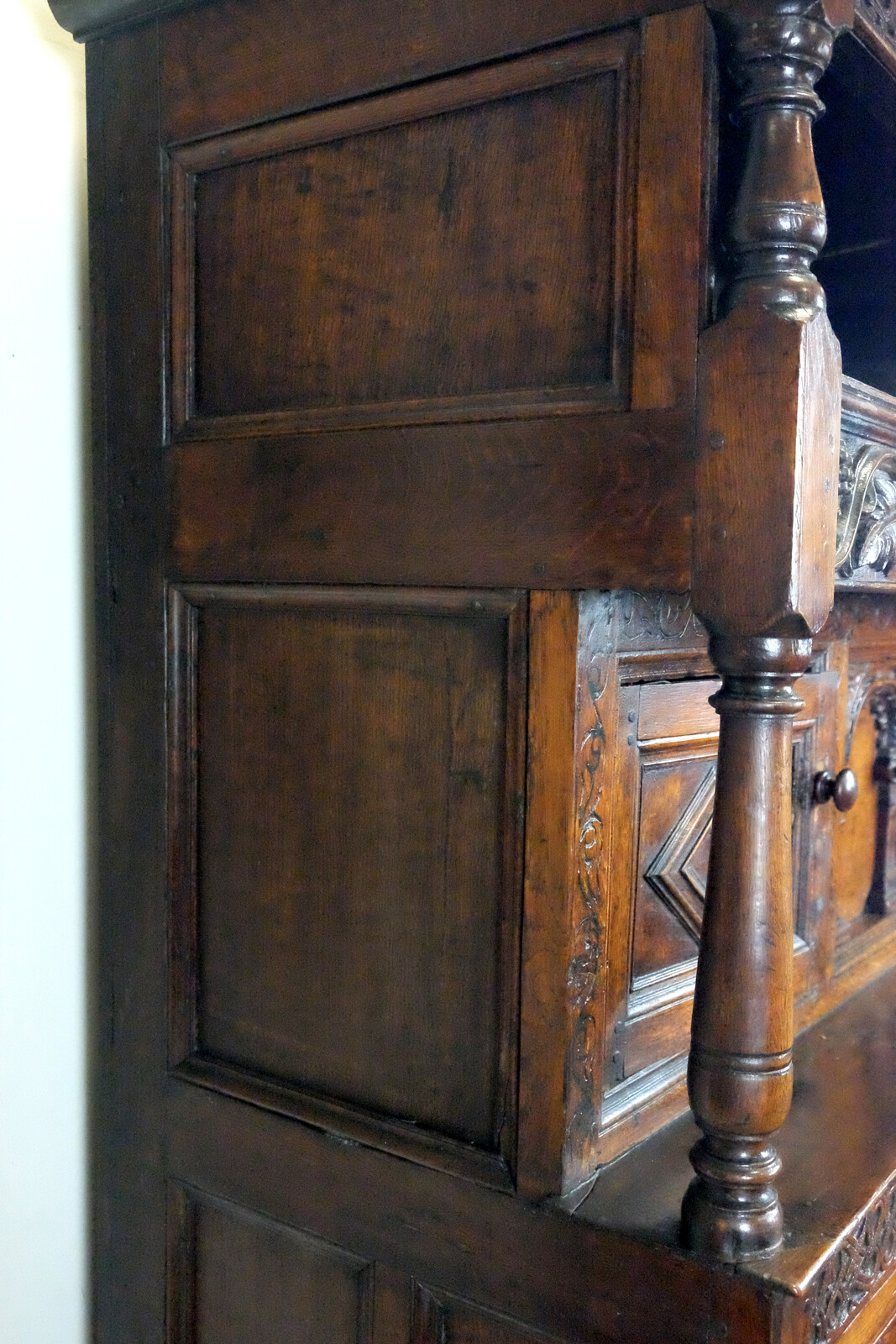 Fine Court Copboard - 17the century Tridern 