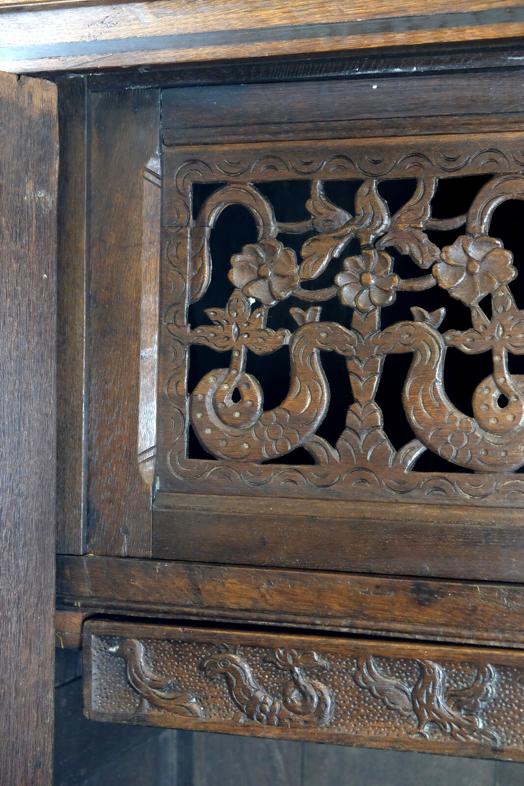 Fine Dutch 17th Century paneled Cabinet 