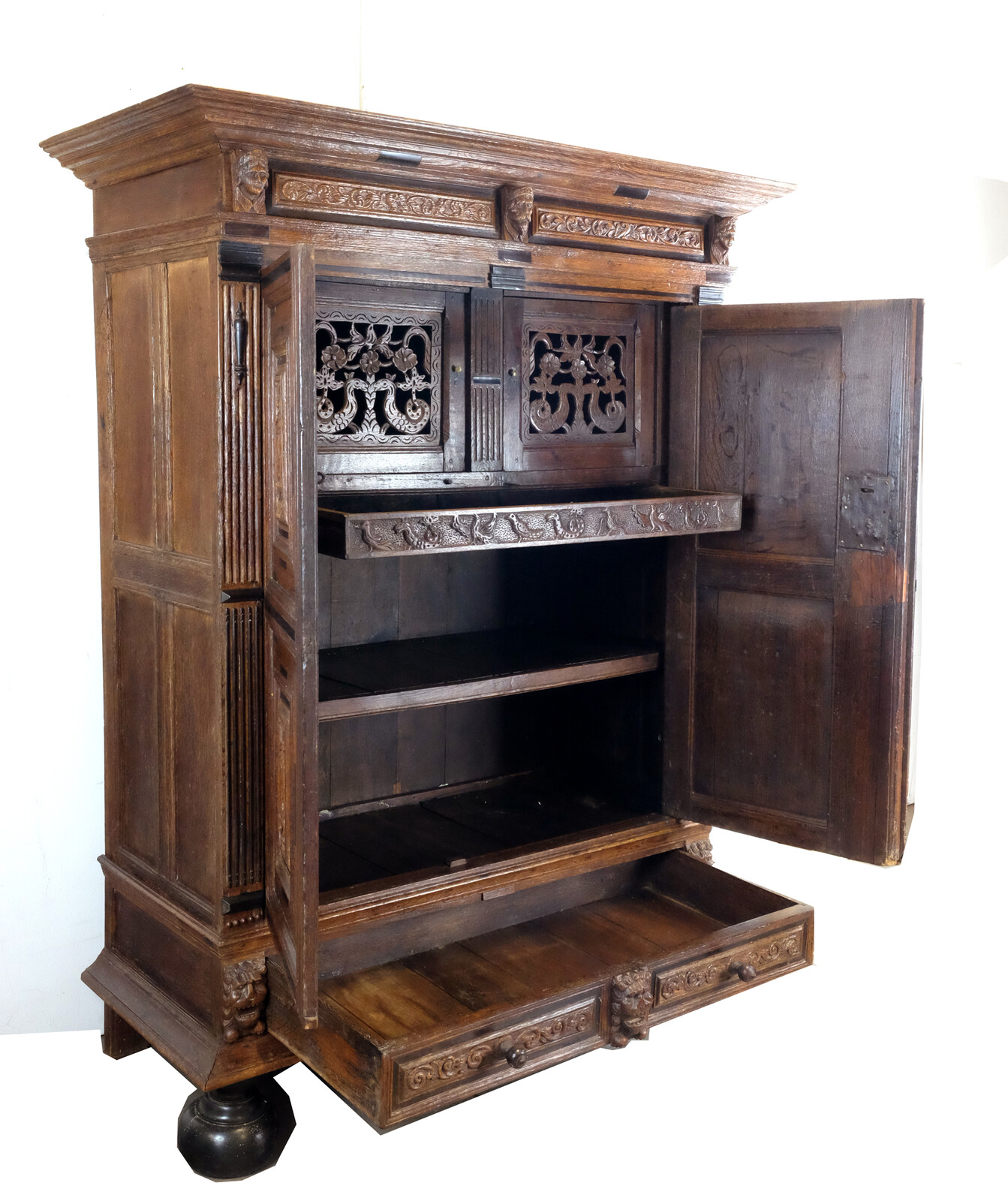 Fine Dutch 17th Century paneled Cabinet 