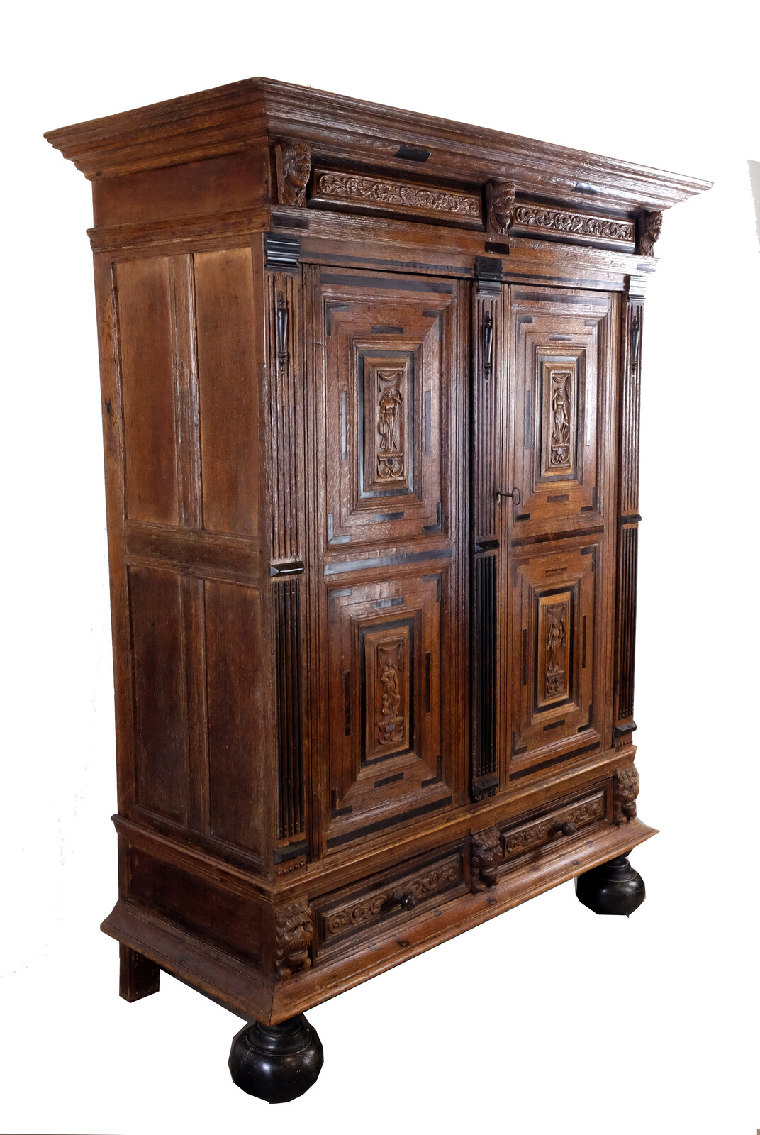 Fine Dutch 17th Century paneled Cabinet 