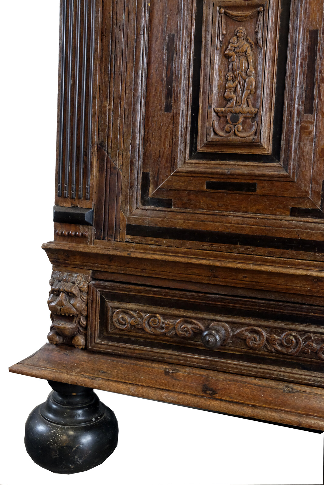 Fine Dutch 17th Century paneled Cabinet 