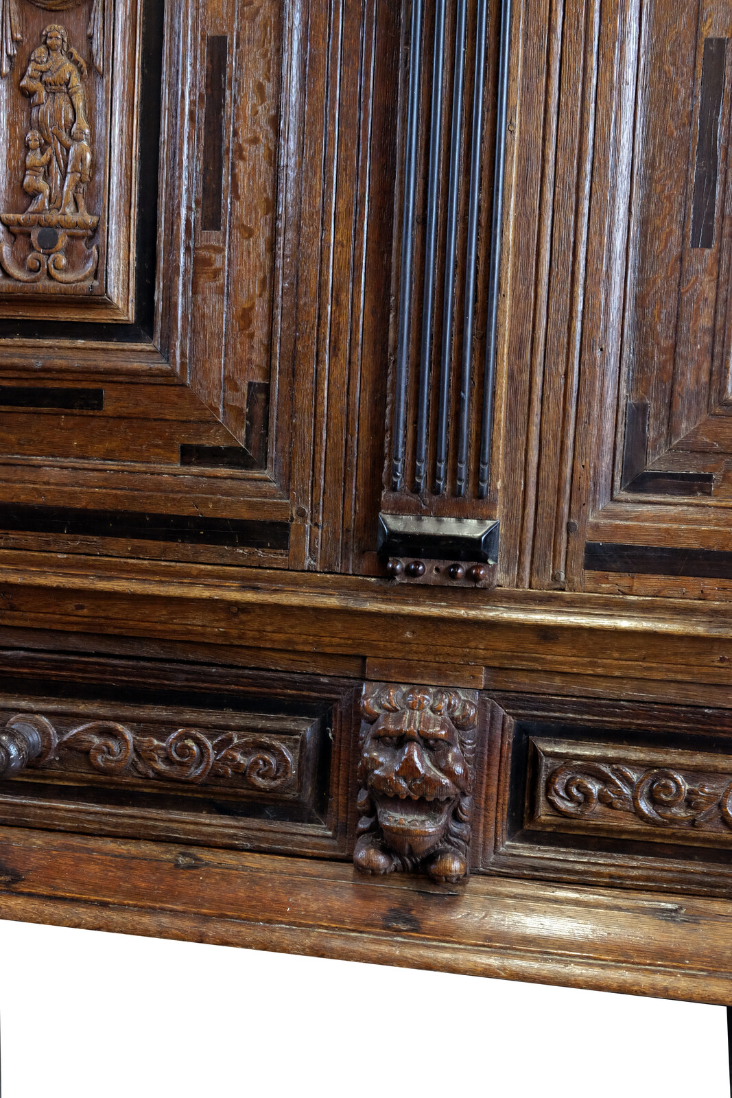 Fine Dutch 17th Century paneled Cabinet 