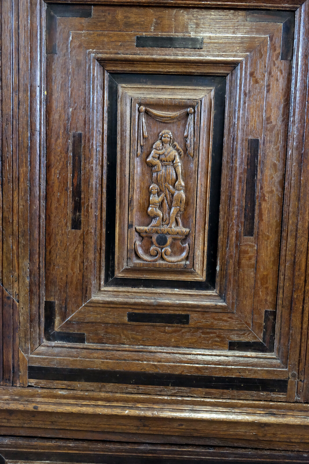 Fine Dutch 17th Century paneled Cabinet 