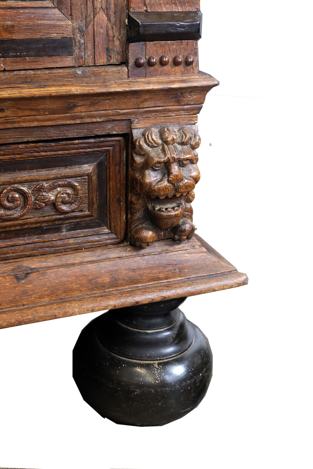 Fine Dutch 17th Century paneled Cabinet 