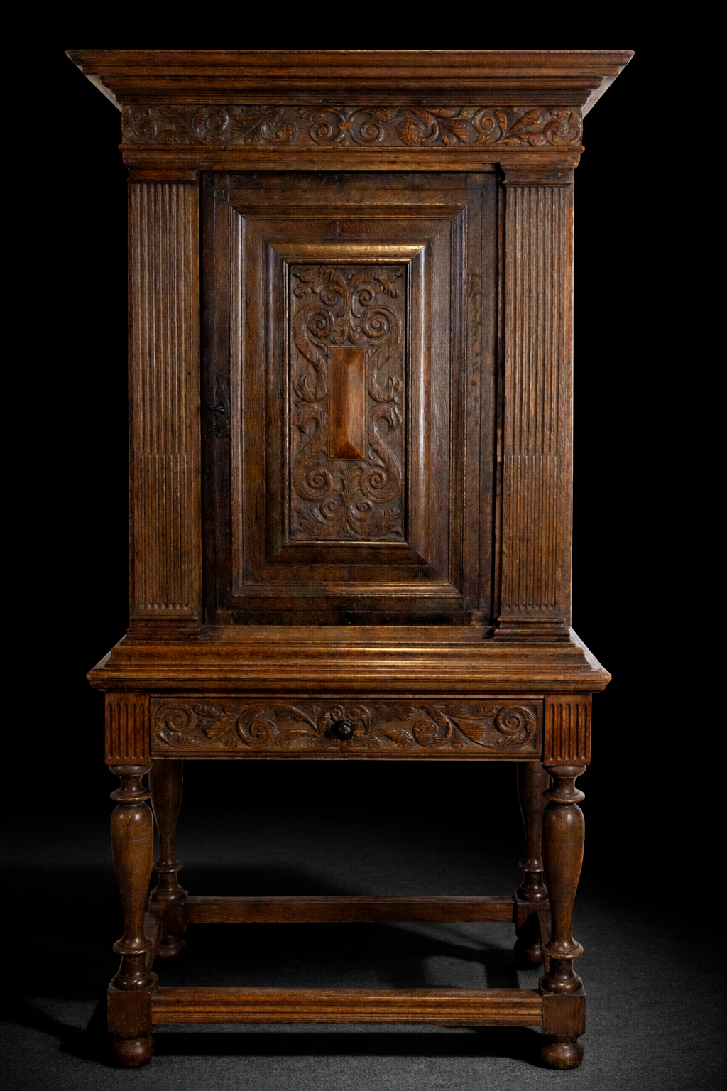 Fine Dutch 17th century Table Cabinet 