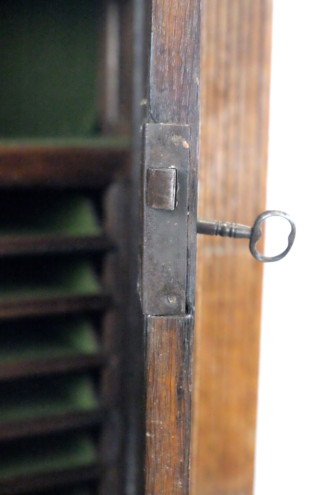 Fine Dutch 17th century Table Cabinet 