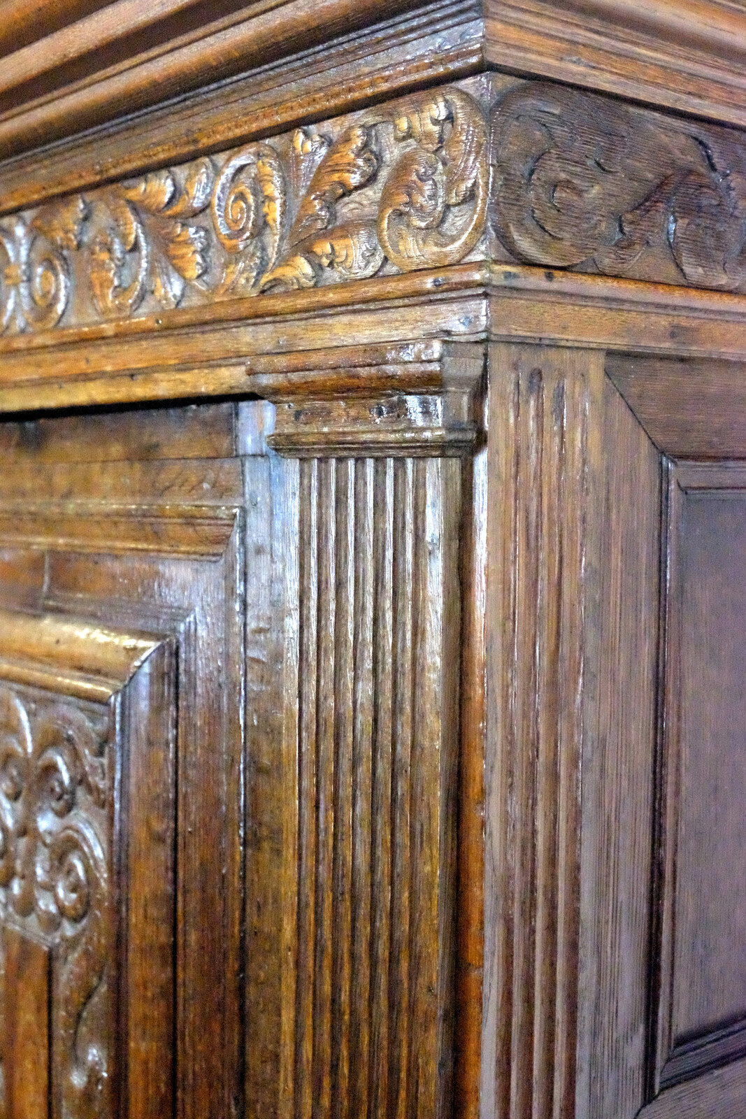 Fine Dutch 17th century Table Cabinet 